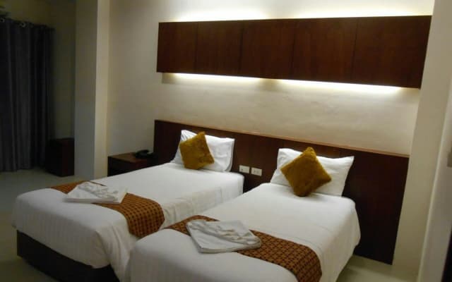 7 Sky Residency - photo 2