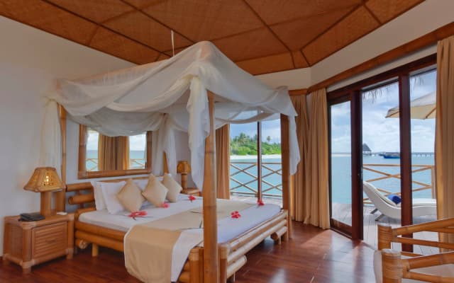 Angaga Island Resort & Spa - photo 2