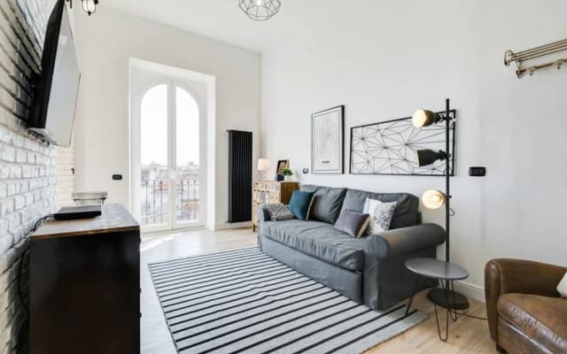 Large & Stylish 3 bed Flat in Excellent Location - photo 2