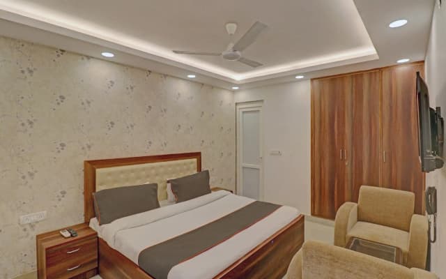 Collection O 81799 Hotel Spot Light - photo 2