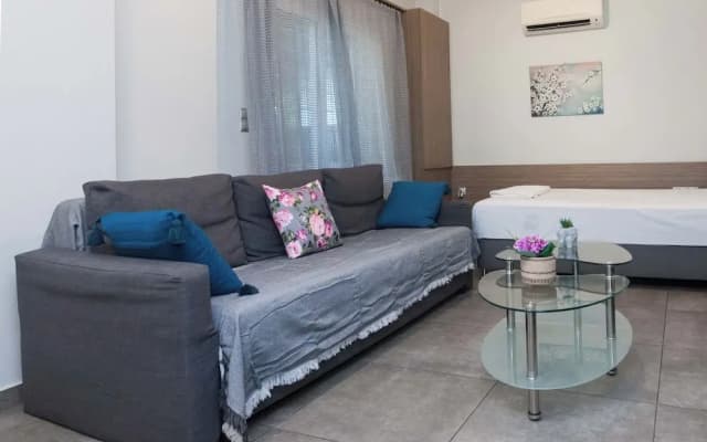 Fresh Spacious Studio Ampelokipoi Metro - photo 3