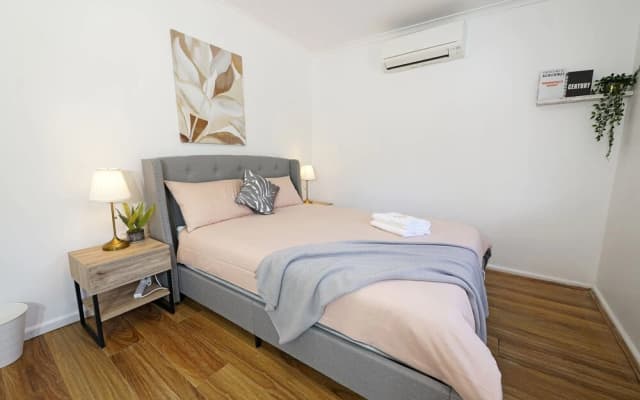 Bayside 4-BRM Home near Mentone - photo 5