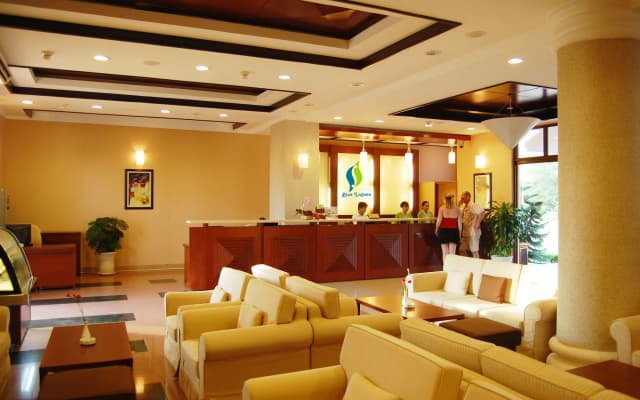 L'Azure Resort and Spa - photo 2