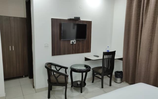 Green Lotus Residency - photo 5