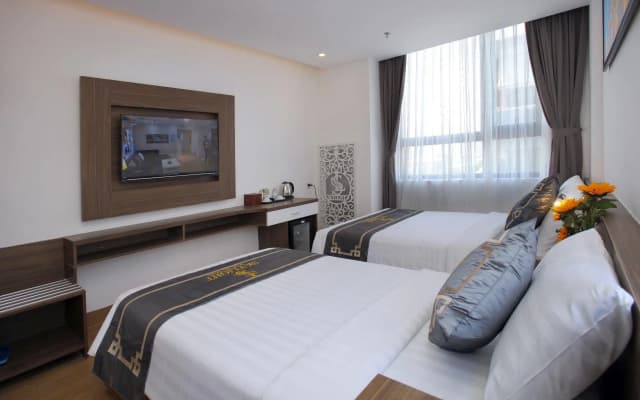 Skylight Hotel - photo 5