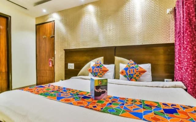 Hotel The Le Grand - photo 4