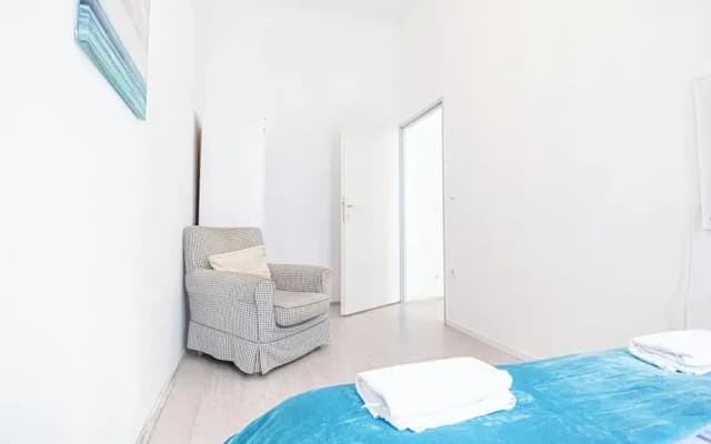 Budget 1BR Near Belvedere Palace - photo 4