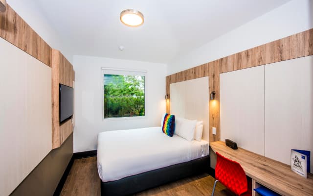 ibis budget Sydney Airport - photo 3
