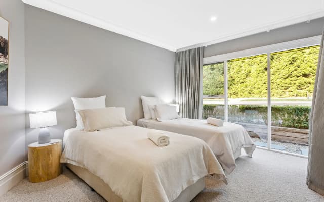 Tranquil Estate With Pool Heated Spa Gardens - photo 5
