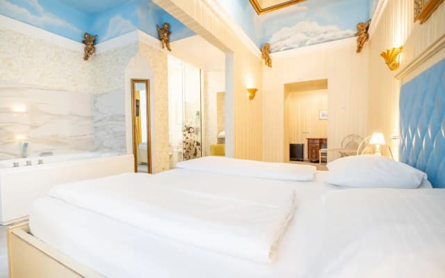 Hotel Urania - photo 3