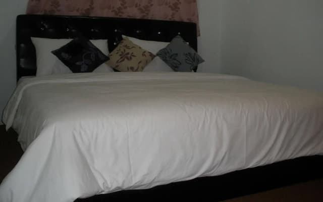 OYO 90037 The 7 Lodge Tambunan - photo 4