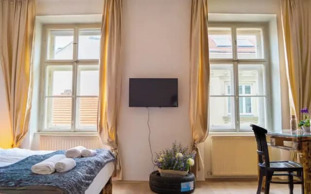 Cozy 1BR Suited for Extended Comfort - photo 4