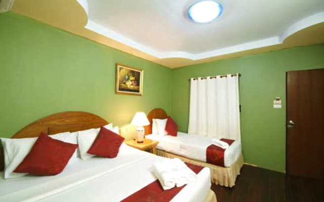 Central Cottage Resort - photo 2