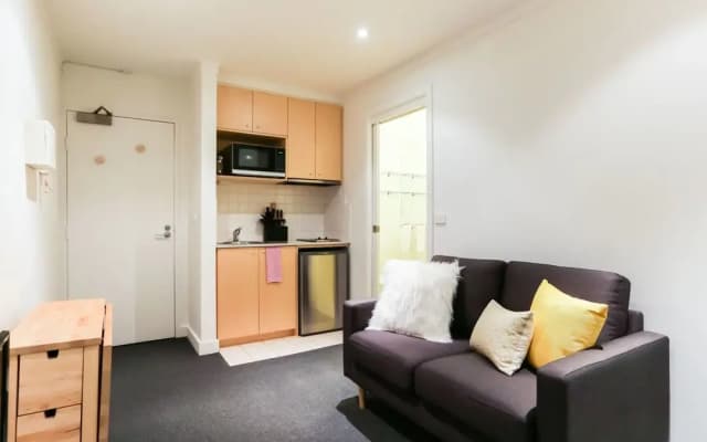 WILLOW, Carlton Studio Apartment - photo 3