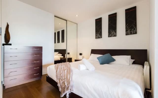 CLEO, 1BDR St.Kilda Apartment - photo 5