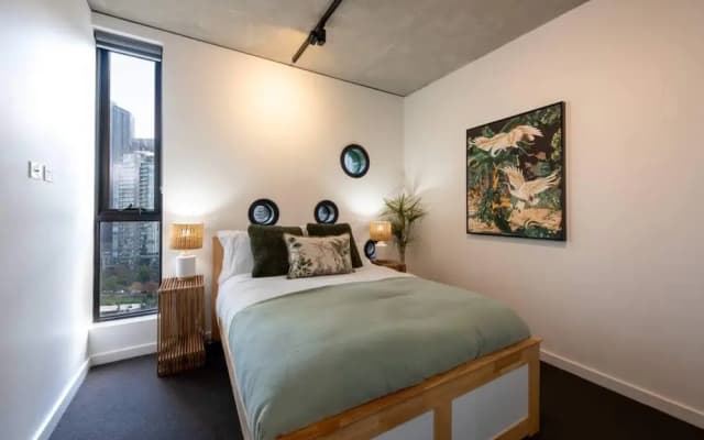 Stylish 2-bed Apt in Southbank With Parking - photo 3