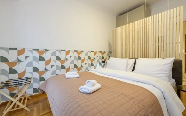 Fully Renovated Flat in Prime Location - photo 3