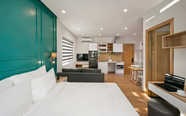 Dolphin Hotel and Apartment - photo 2