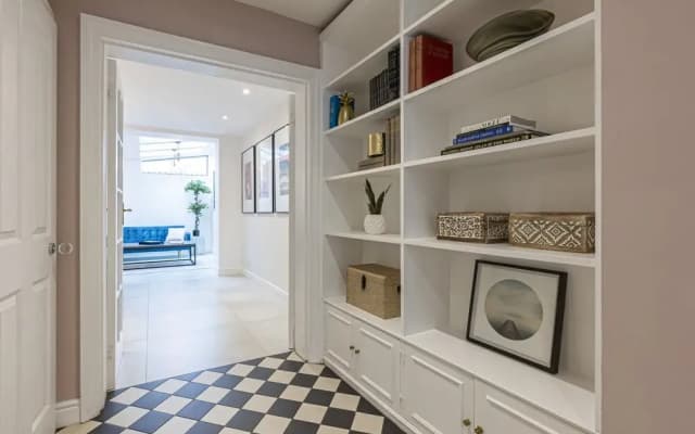 JOIVY Exclusive 3Br Home W/ Terrace In Chelsea - photo 3