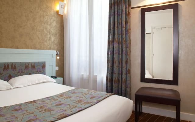 Hotel Eiffel Seine - photo 4