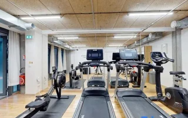 Room 1208 in a premium residence- Sport/laundry - photo 5