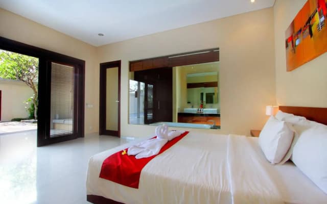 Oval Villa Bali - photo 5