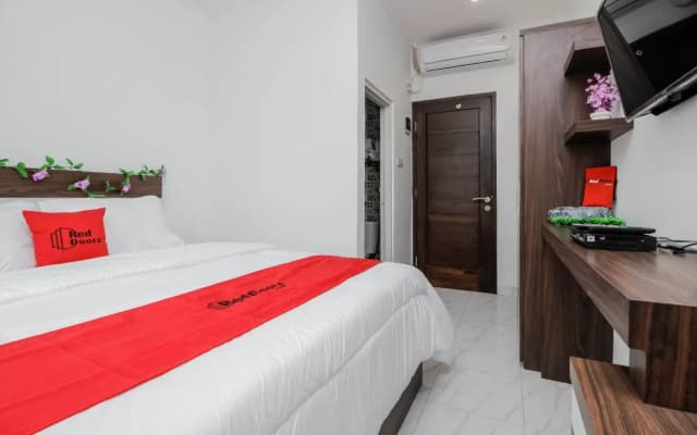 Reddoorz Plus @ Mampang Prapatan - photo 2