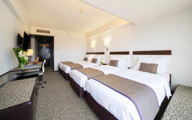Regal Oriental Hotel - photo 5