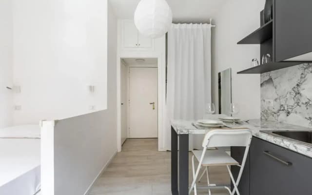 Guesthost - Bright Apt 600mt From Viale Zara! - photo 2