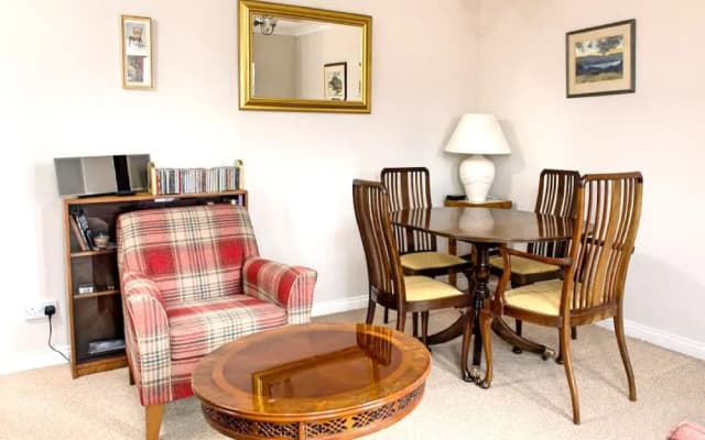 Charming Old Town Apartment - photo 4