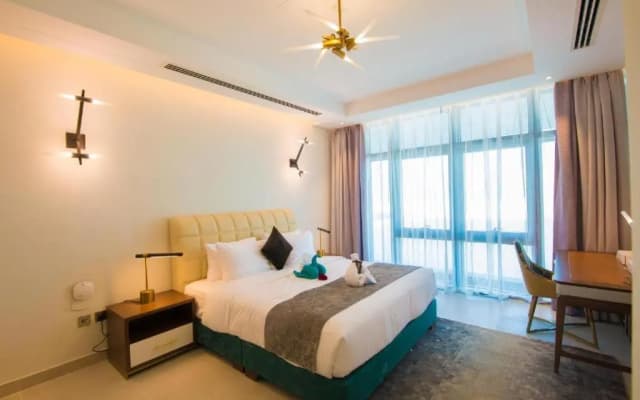 Waterfront Hotel and Apartment - photo 3
