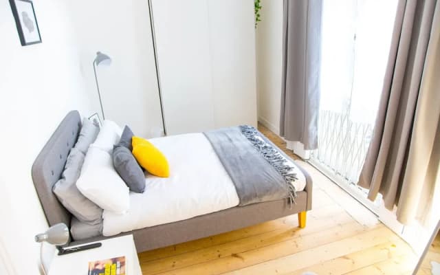 Spacious Two Bed in Hackney - photo 3
