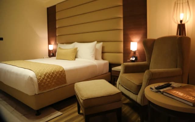 Udman Hotels and Resorts BY FERNS N PETALS - photo 2