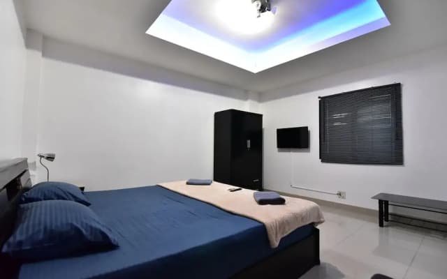 French Connection Hotel - photo 4