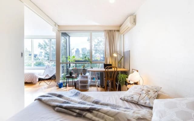 ISAAC, 1BDR South Melbourne Apartment - photo 3