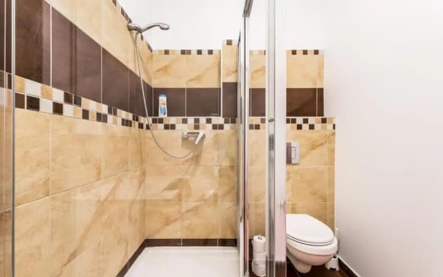 BERTA - 4 Bedrooms, 3 Baths - photo 3