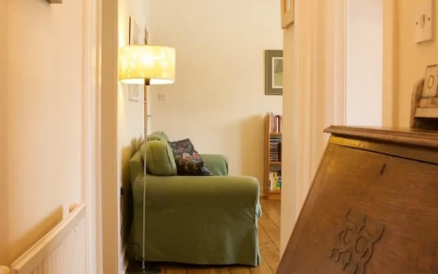 1 Bedroom Private Garden Flat - photo 5