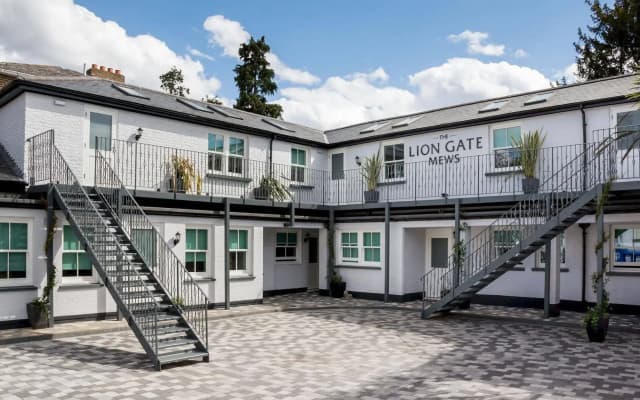 The Lion Gate Mews - photo 3