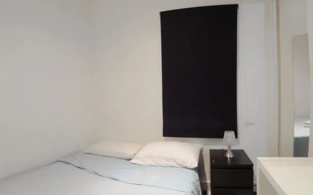 Apartamento interior cercano a Cuatro Caminos - photo 4