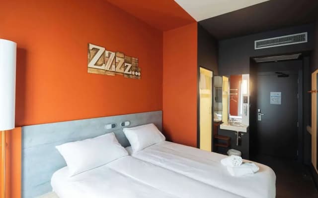 Ibis Budget Madrid Aeropuerto - photo 5