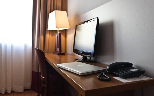 Ivbergs Hotel Messe Nord - photo 4