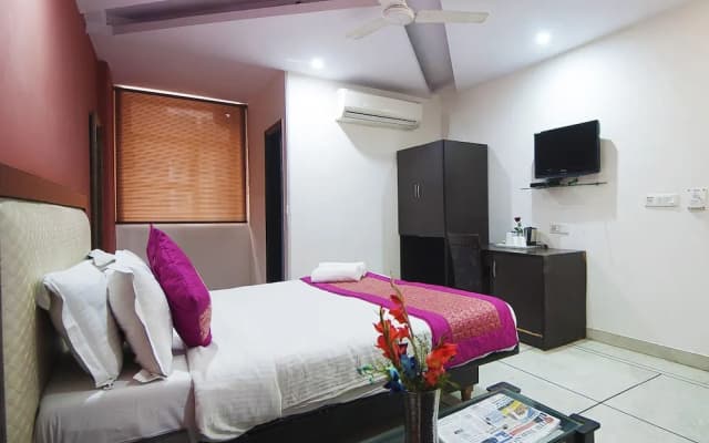 Hotel Apra International - photo 3