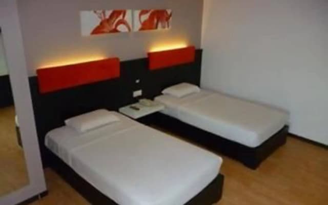 Red Rock Hotel - photo 5
