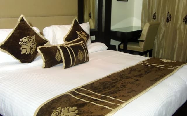 Clarks Inn Suites - photo 4