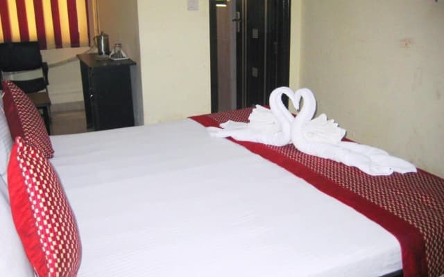 Maxfort Budget Hotel Dwarka - photo 2
