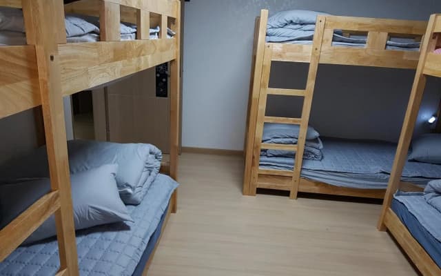 BUZZ Guesthouse - photo 5