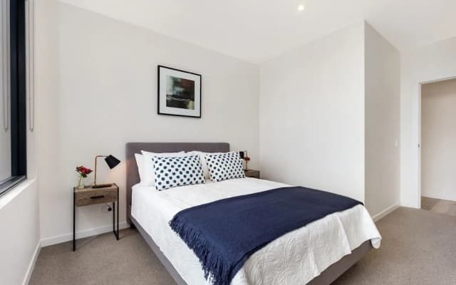North Ryde Modern Apartment - photo 3