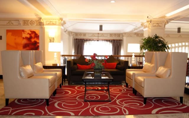 The Pickwick Hotel - photo 2