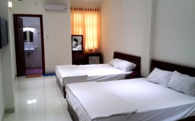Long Chau Hotel - photo 4