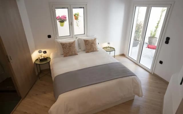 Modern 2bed 2bath Loft in Acropolis area - photo 4